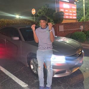 Meet your Posher, Darien